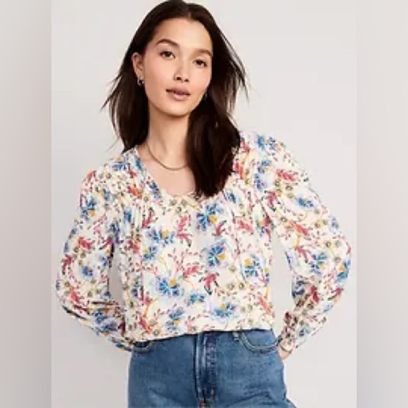 Old Navy Tops - Old Navy Crinkled Smocked Poet Swing Blouse Size S